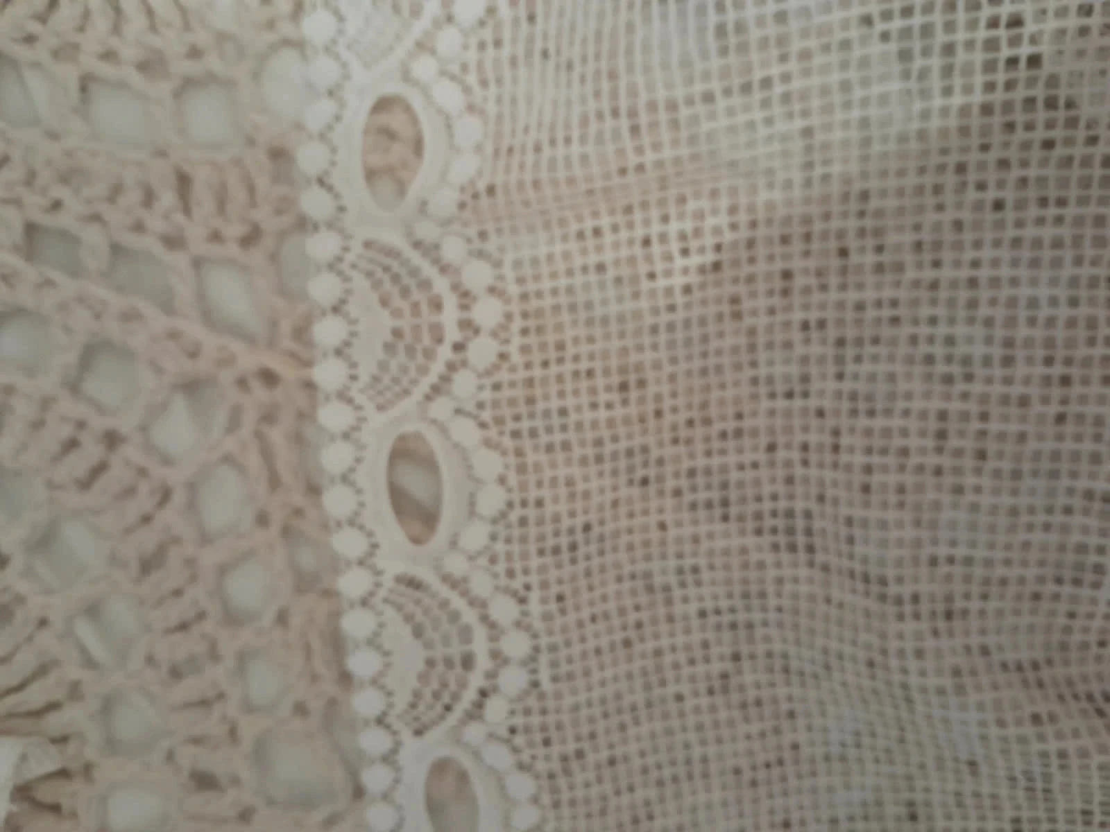 Cortina longa, voile de corujinhas na cor branca, mede 0,95cm X 145cm – photo 7